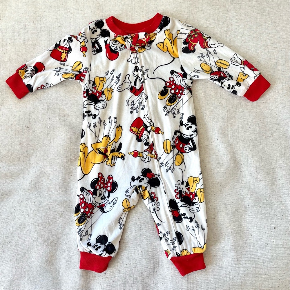 Disney x Macy's Parade Balloon Matching Family
PJs Baby size 12 months